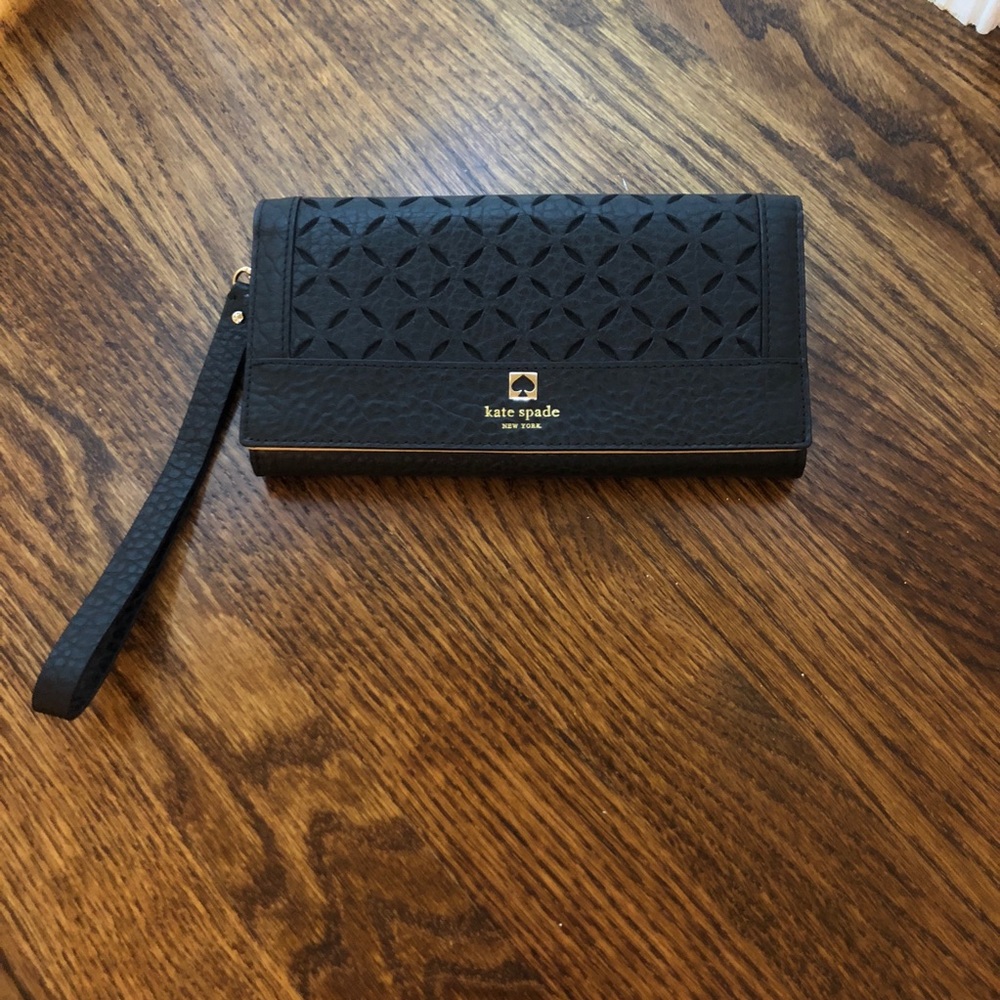 Black Kate Spade Wristlet